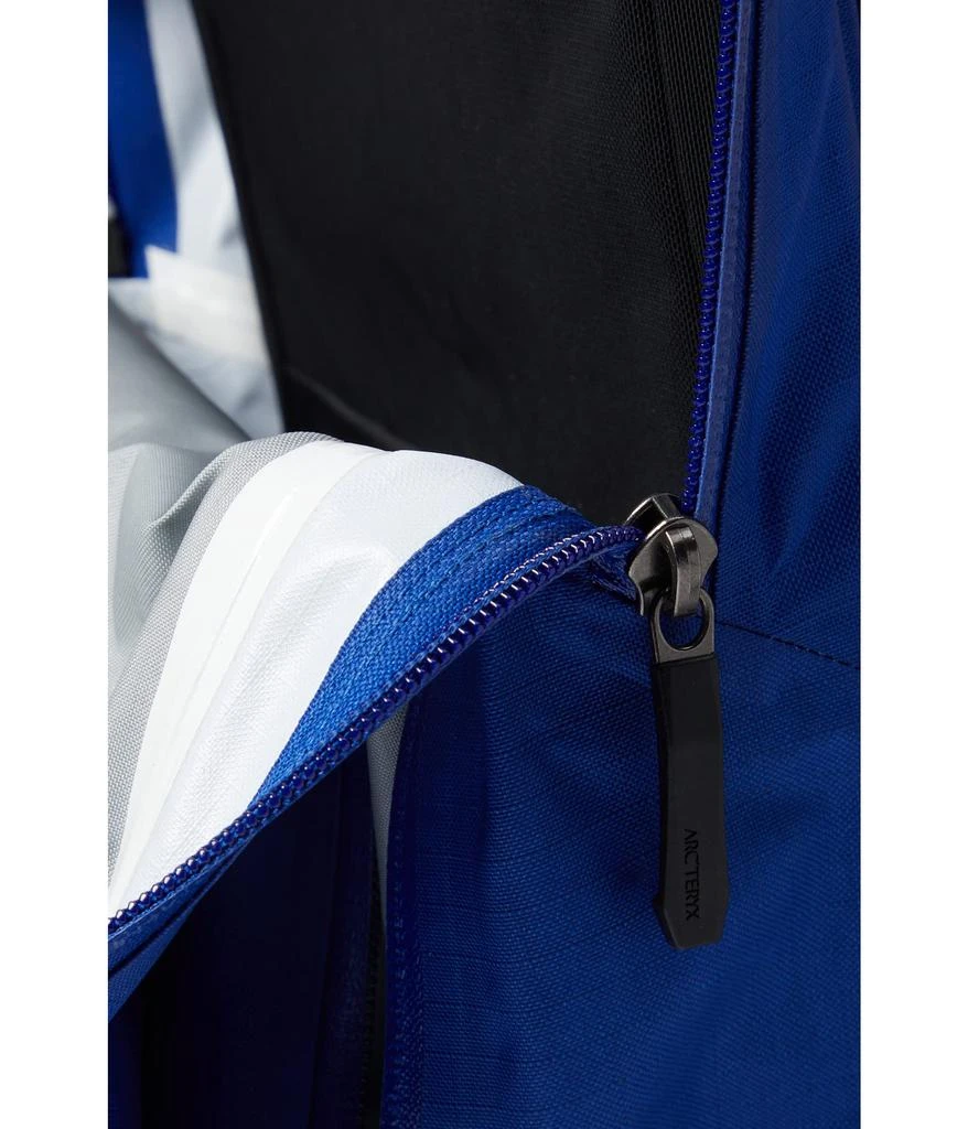 商品Arc'teryx|Granville Zip 16 Backpack,价格¥1350,第4张图片详细描述
