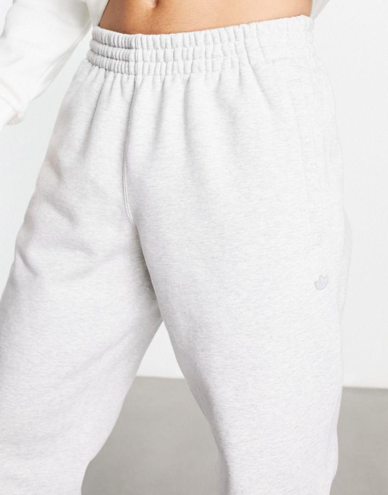 adidas Originals trefoil essentials joggers in light grey商品第2张图片规格展示