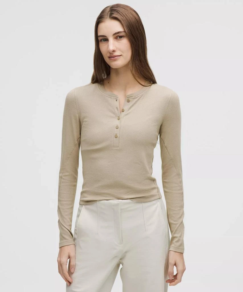 Hold Tight Long-Sleeve Henley 商品