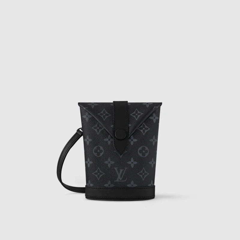 商品Louis Vuitton|【现货】路易威登 男士黑色帆布/牛皮斜挎包 M11613,价格¥10539,第1张图片