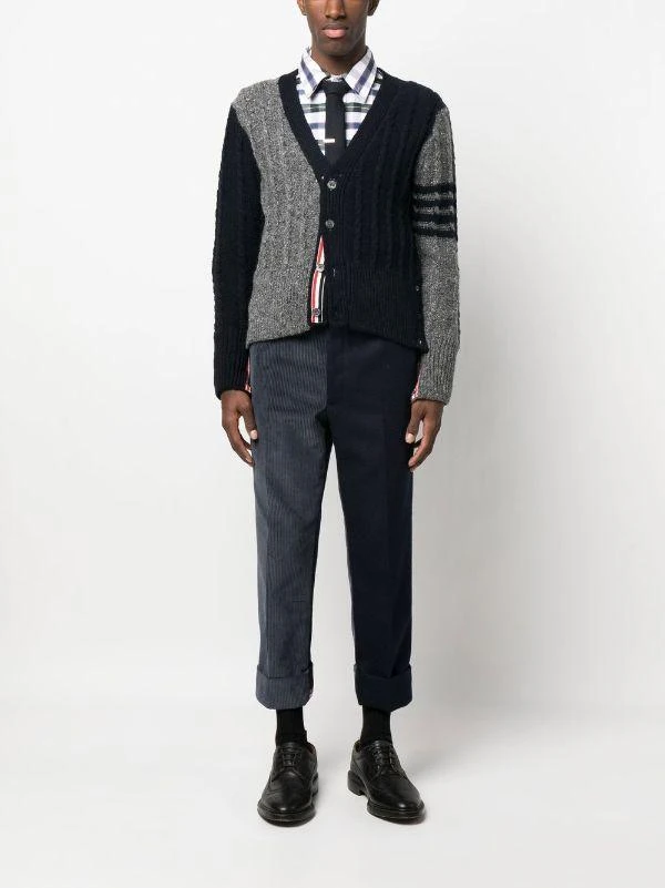 商品Thom Browne|THOM BROWNE MEN FUN MIX BICOLOR TWIST CABLE CLASSIC V NECK CARDIGAN IN DONEGAL W/ 4 BAR STRIPE,价格¥7225,第3张图片详细描述