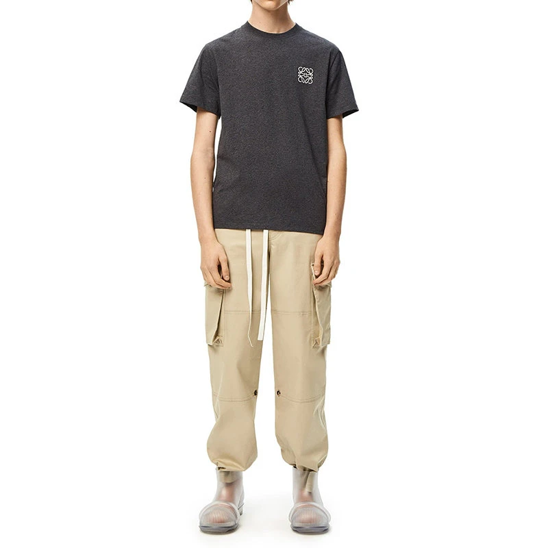 商品Loewe|【预售3-7天】LOEWE/罗意威 22年秋冬新款 男士麻灰色纯棉Anagram Logo刺绣T恤H526Y22X31-1440,价格¥2884,第5张图片详细描述