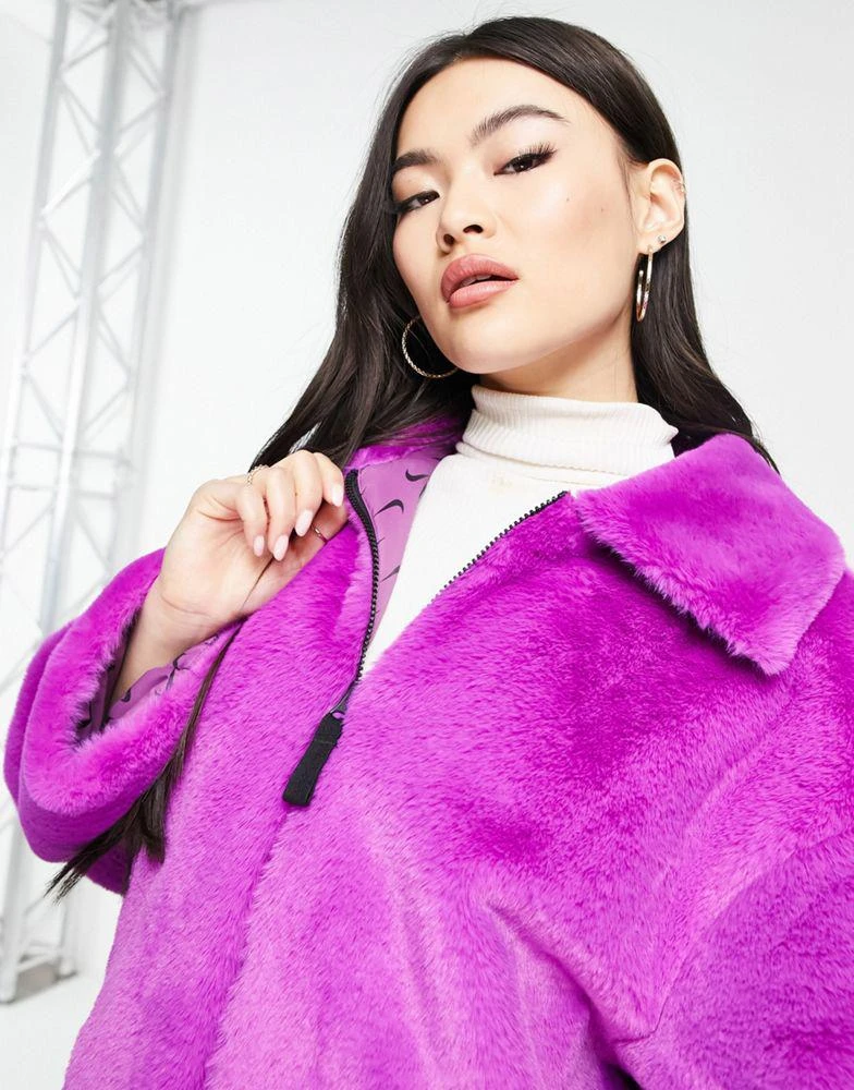商品NIKE|Nike long faux fur swoosh coat in vivid purple and black,价格¥1467,第3张图片详细描述