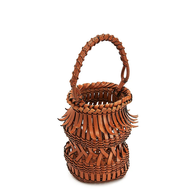 商品Loewe|【预售3-7天】罗意威 经典款Bucket系列 女士棕色编织小牛皮流苏单肩斜跨手提水桶包340.80.W68-2530,价格¥12253,第6张图片详细描述