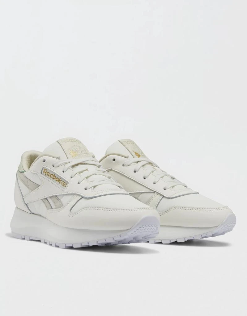 商品AE|Reebok Women's Classic Leather Sneaker,价格¥684,第2张图片详细描述