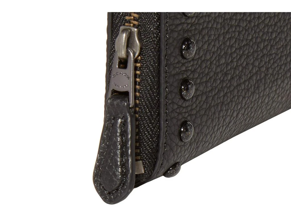 商品Coach|Lacquer Rivets Medium Zip Around,价格¥715,第4张图片详细描述