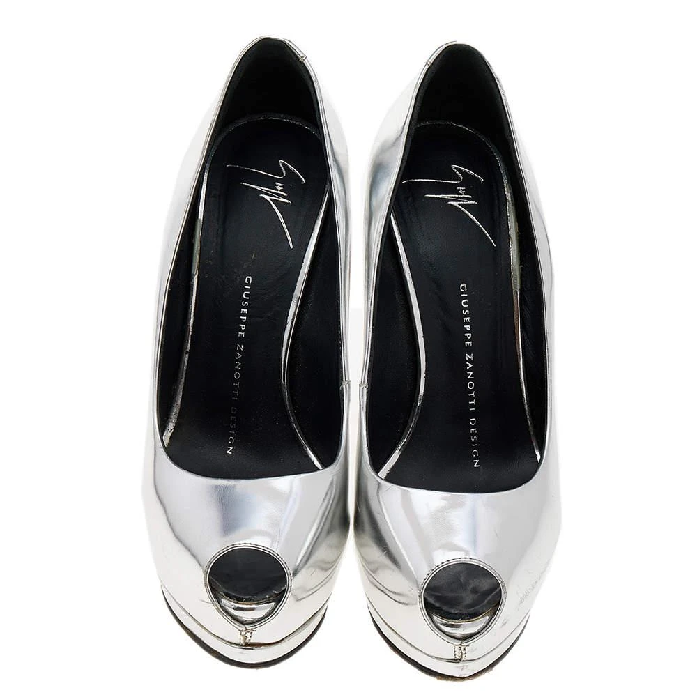 商品[二手商品] Giuseppe Zanotti|Giuseppe Zanotti Metallic Silver Leather Sharon Peep Toe Platform Pumps Size 36,价格¥944,第3张图片详细描述