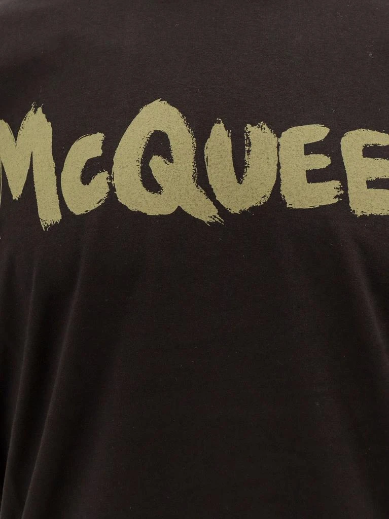 商品Alexander McQueen|Alexander McQueen Graffiti Printed Crewneck T-Shirt,价格¥1948,第3张图片详细描述