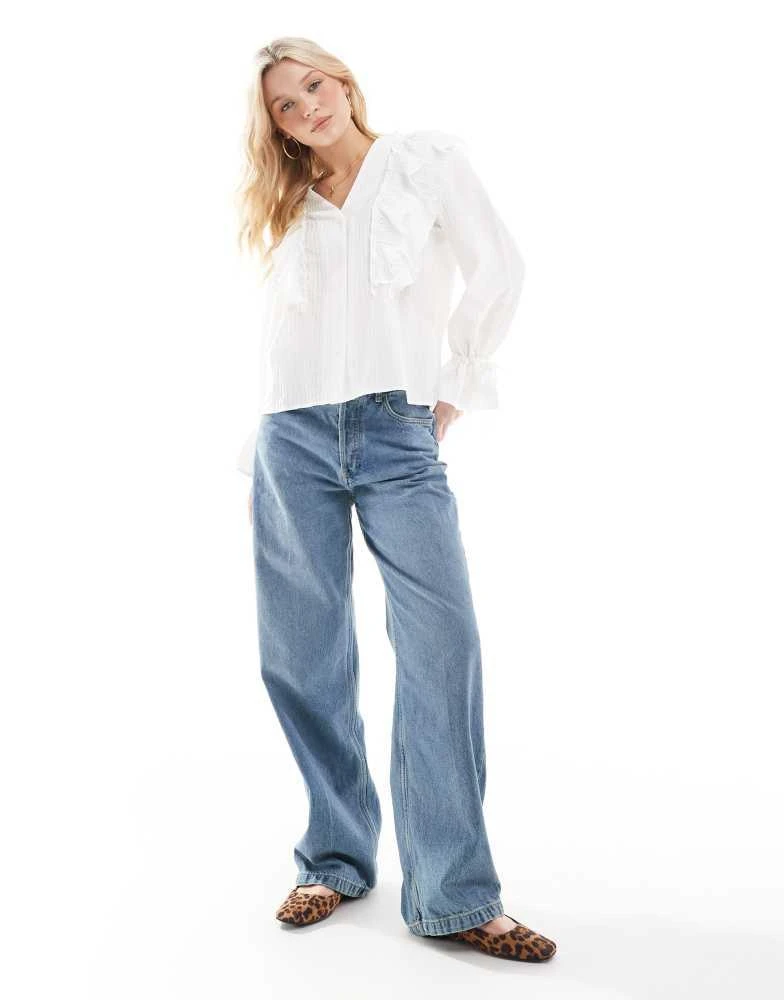 商品VERO MODA|Vero Moda ruffle blouse with tie sleeves in white,价格¥185,第2张图片详细描述