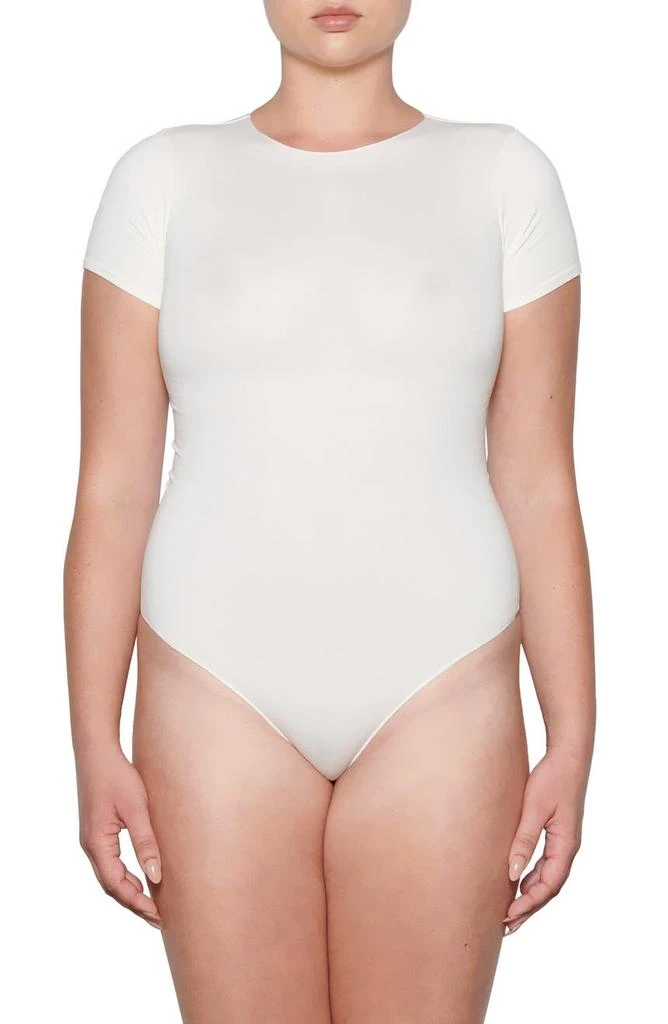 商品SKIMS|Essential Bodysuits T-Shirt Bodysuit,价格¥271,第1张图片