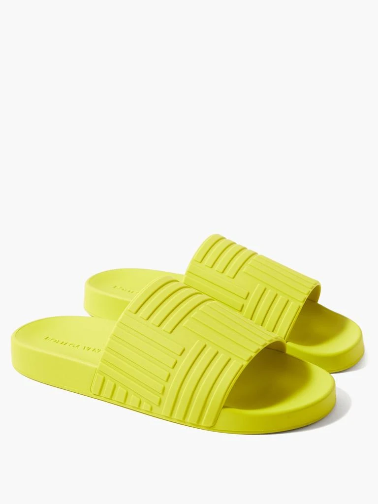 Intrecciato-effect rubber slides 商品