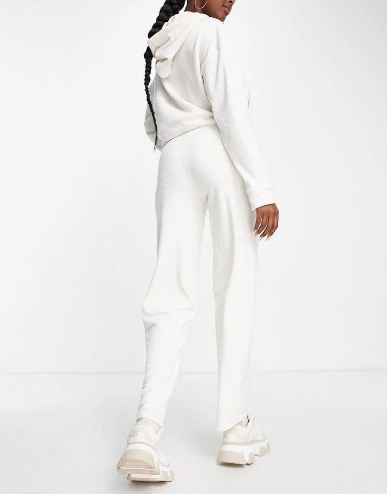 商品Juicy Couture|Juicy Couture fluffy joggers in co-ord in cream,价格¥299,第2张图片详细描述