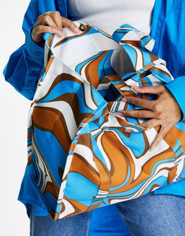 商品ASOS|ASOS DESIGN oversized canvas tote bag in swirl print,价格¥135,第4张图片详细描述