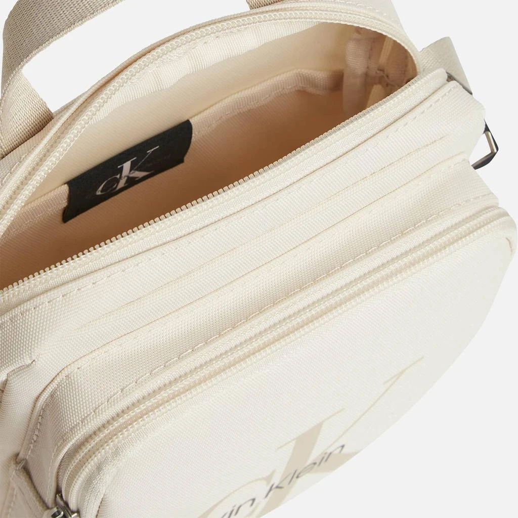 商品Calvin Klein|Calvin Klein Jeans Sport Essentials Canvas Camera Bag,价格¥265,第4张图片详细描述