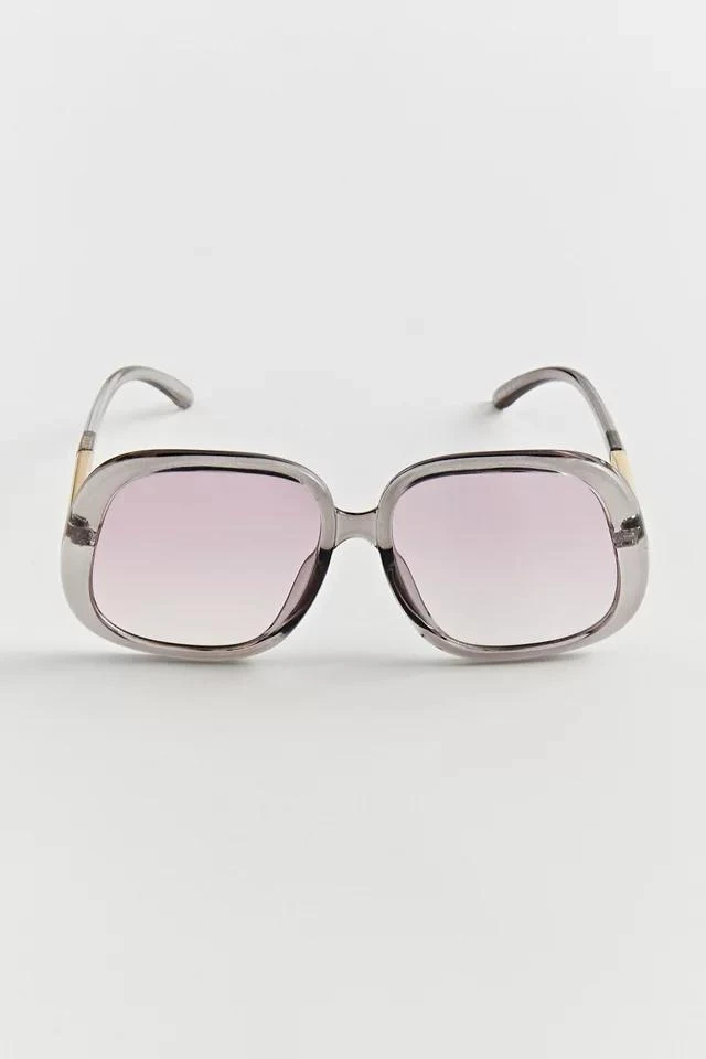 商品Urban Outfitters|Benny Oversized Square Sunglasses,价格¥39,第2张图片详细描述