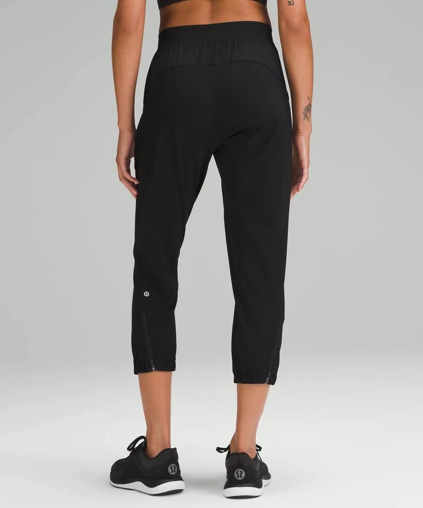 商品Lululemon|Adapted State High-Rise Cropped Jogger,价格¥642,第3张图片详细描述