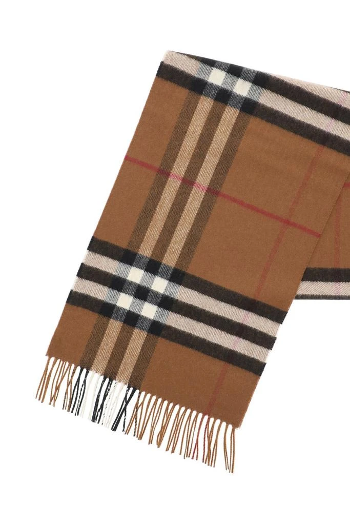 商品Burberry|Burberry The Classic Checked Scarf,价格¥2896,第3张图片详细描述