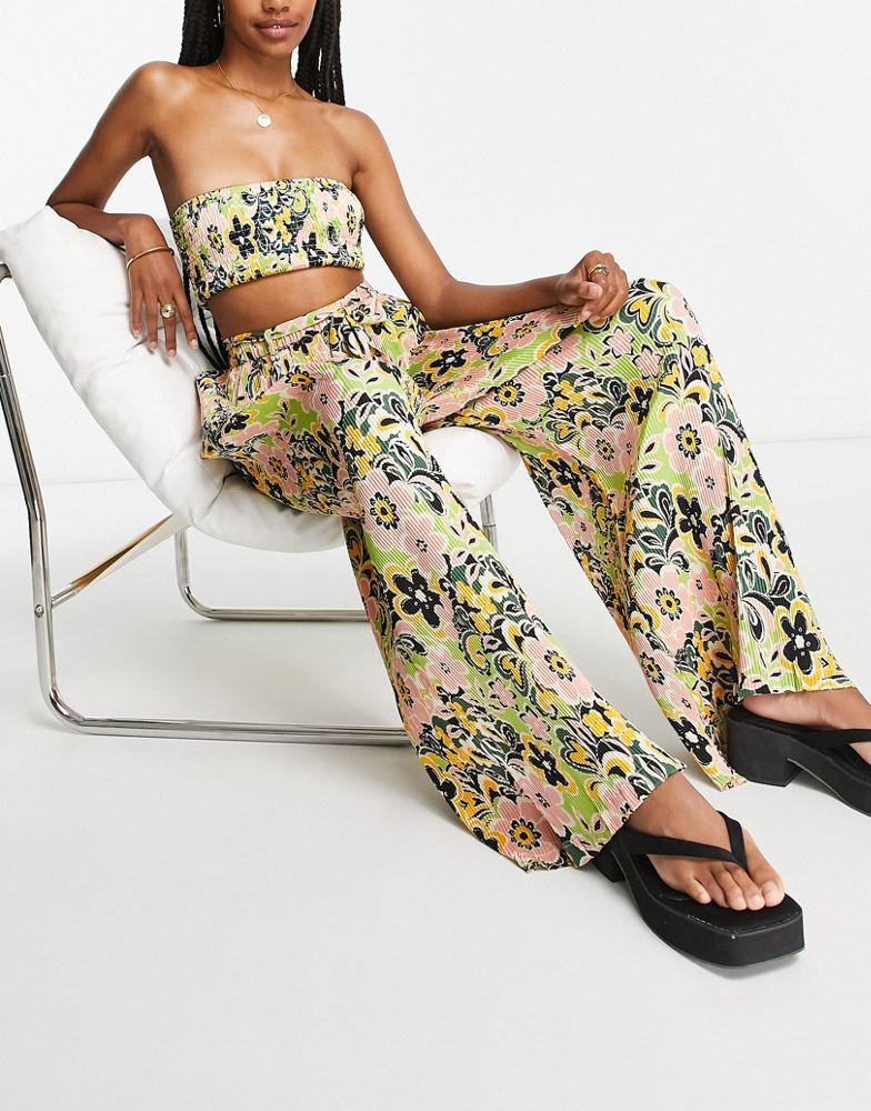 Topshop tall 60's floral plisse wide leg beach trouser in multi商品第2张图片规格展示