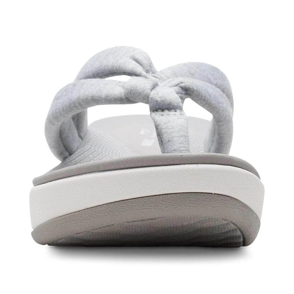 商品Clarks|Women's Cloudsteppers™ Arla Kaylie Slip-On Thong Sandals,价格¥481,第3张图片详细描述