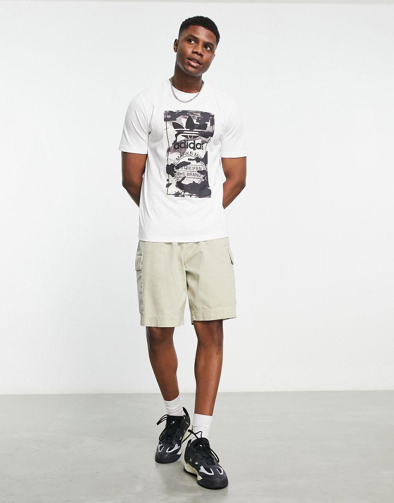 adidas Originals camo print graphic t-shirt in white商品第4张图片规格展示