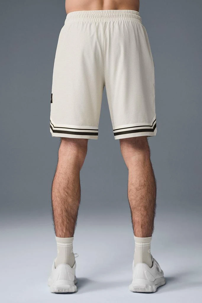 商品Alo|9" Traction Arena Short - Bone,价格¥752,第2张图片详细描述