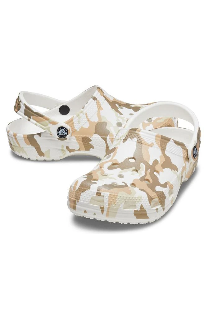商品Crocs|Classic Printed Camo Clogs - White/Camo,价格¥174,第2张图片详细描述