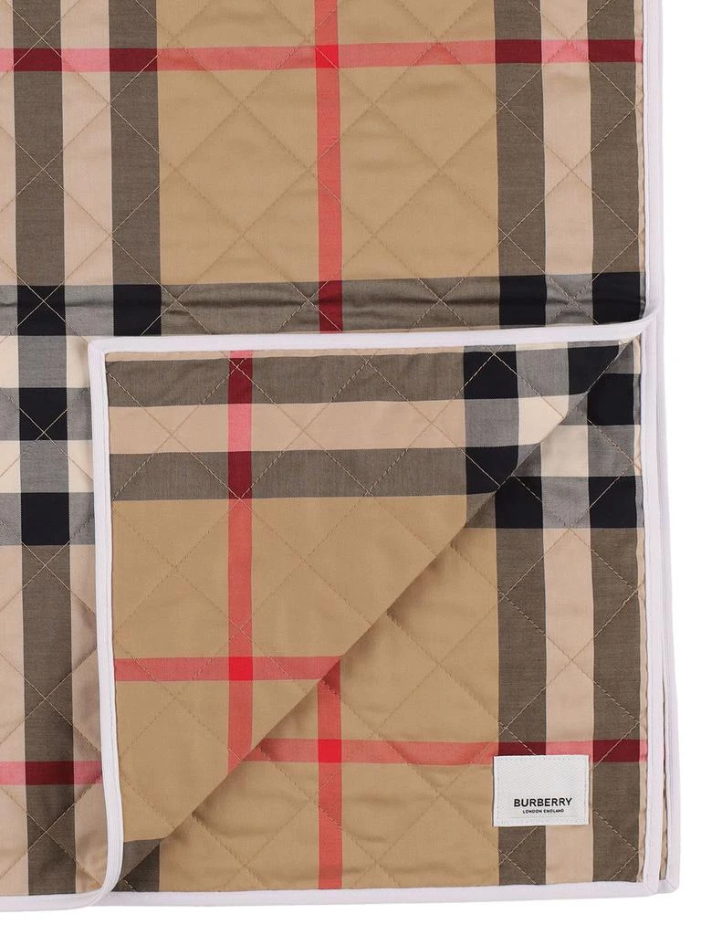 商品Burberry|Check Print Quilted Cotton Blanket,价格¥2223,第1张图片详细描述