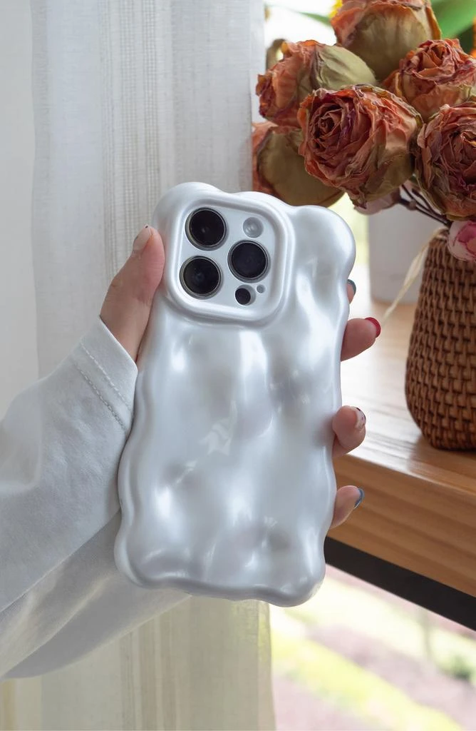 商品Auramma|Pearly Bubbles iPhone 15 Pro Max Case,价格¥105,第5张图片详细描述