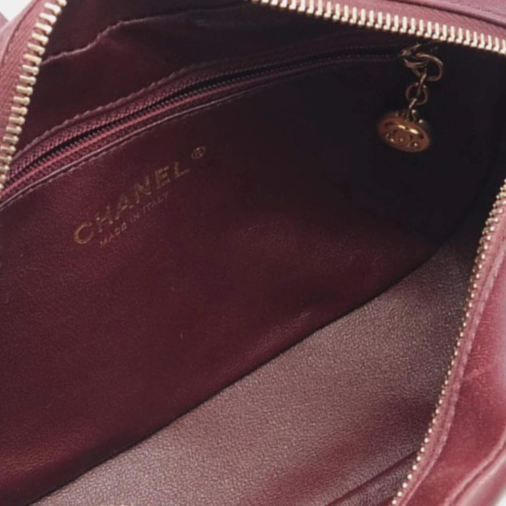 商品[二手商品] Chanel|Chanel Red CC Quilted Lambskin Diamond Camera Bag,价格¥30570,第3张图片详细描述
