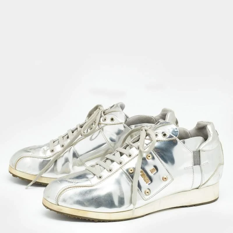 商品[二手商品] Fendi|Fendi Metallic Silver Patent Leather Low Top Sneakers Size 38,价格¥1427,第2张图片详细描述