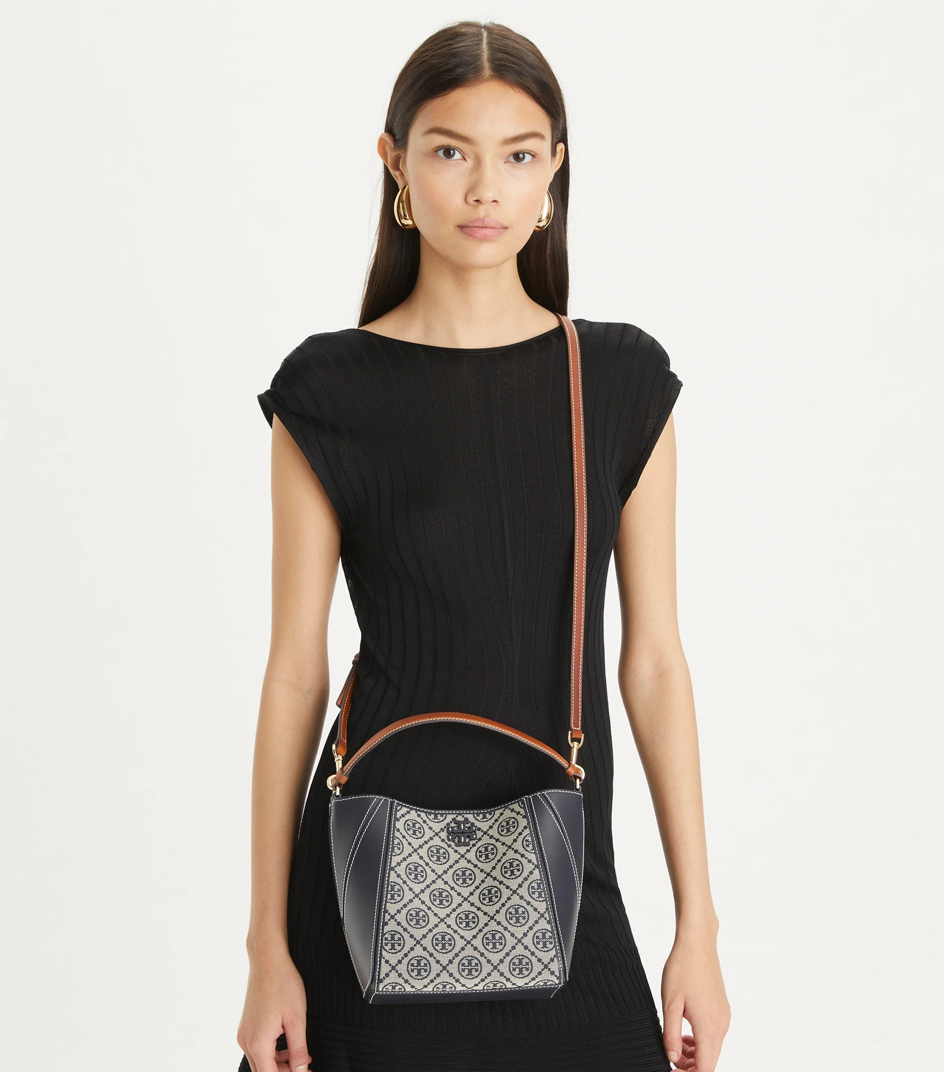 TORY BURCH McGraw 徽标Logo磁性按扣 荔枝纹皮革 水桶包单肩斜挎手提包 小号 商品