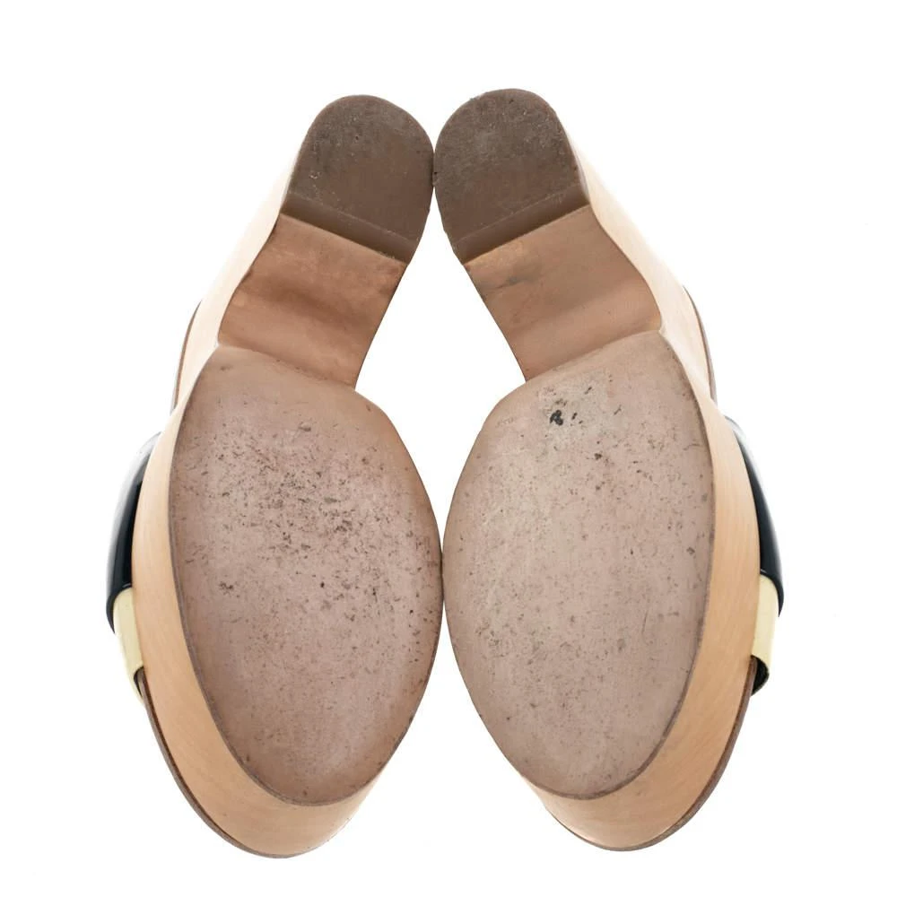 Chanel Cream/Blue Patent Leather CC Wooden Clogs Sandals Size 37.5 商品