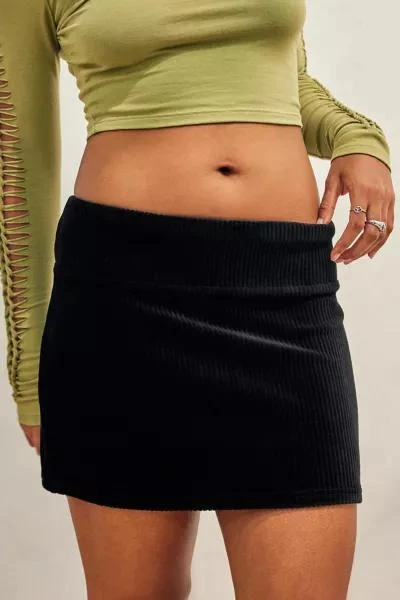 商品Urban Outfitters|UO Black Corduroy Mini Skirt,价格¥370,第3张图片详细描述