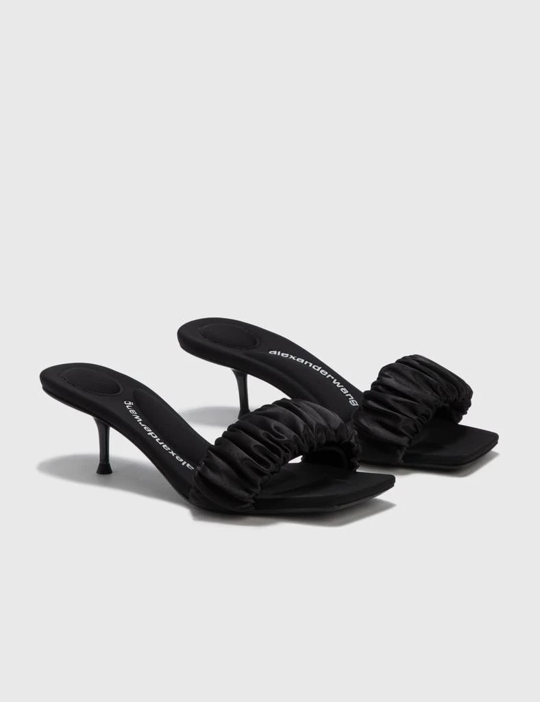 商品Alexander Wang|Jessie Scrunchie Slide Satin,价格¥2345,第4张图片详细描述