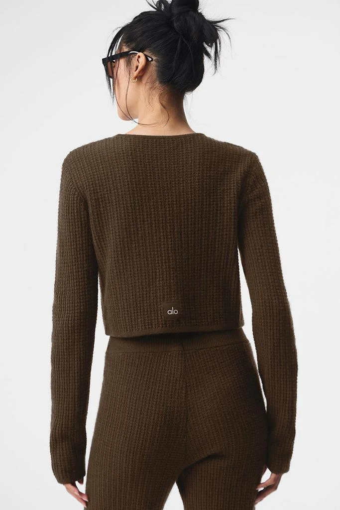 商品Alo|Cashmere Plush Waffle Cropped Long Sleeve - Espresso,价格¥2235,第2张图片详细描述