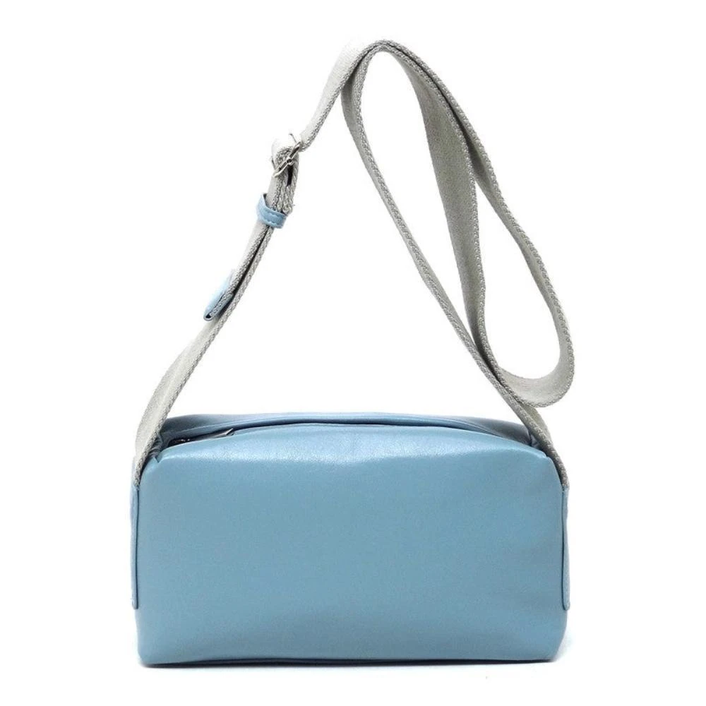 商品FASHNZFAB|Wide Guitar Strap Boxy Crossbody Bag,价格¥425,第2张图片详细描述