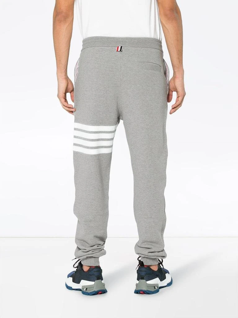 商品Thom Browne|THOM BROWNE MEN CLASSIC SWEATPANT WITH ENGINEERED 4-BAR IN CLASSIC LOOP BACK,价格¥5921,第2张图片详细描述