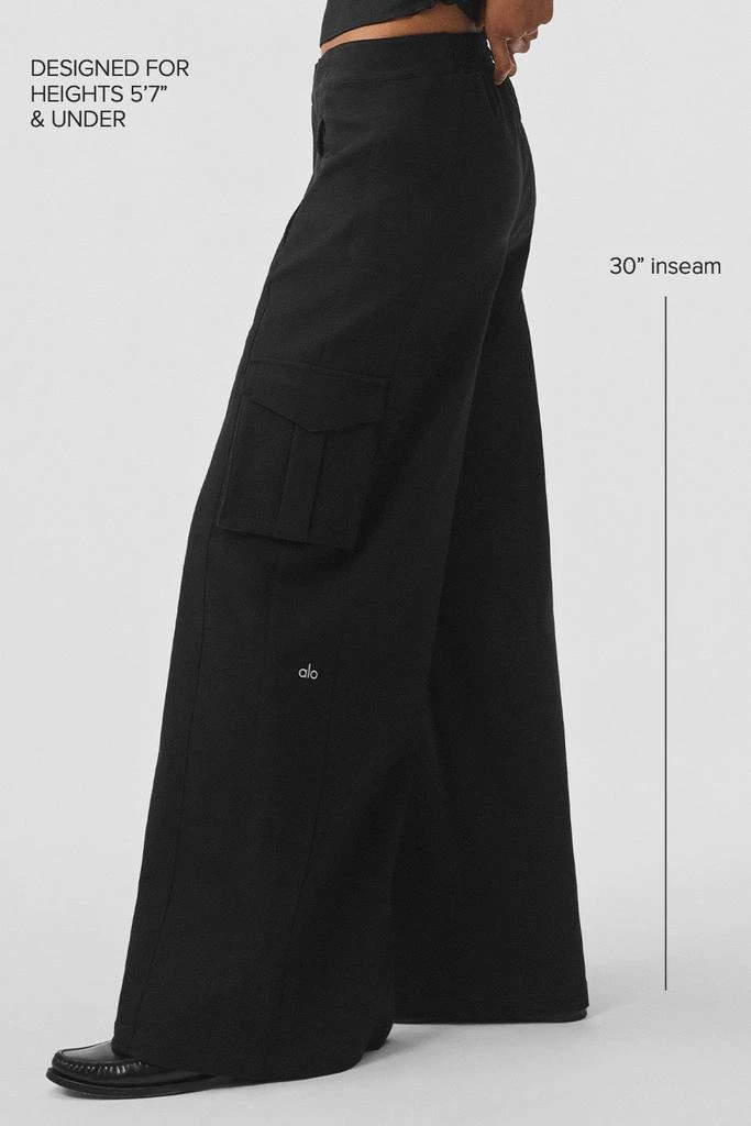 商品Alo|Show Off Cargo Wide Leg Trouser (Regular) - Black,价格¥1209,第2张图片详细描述