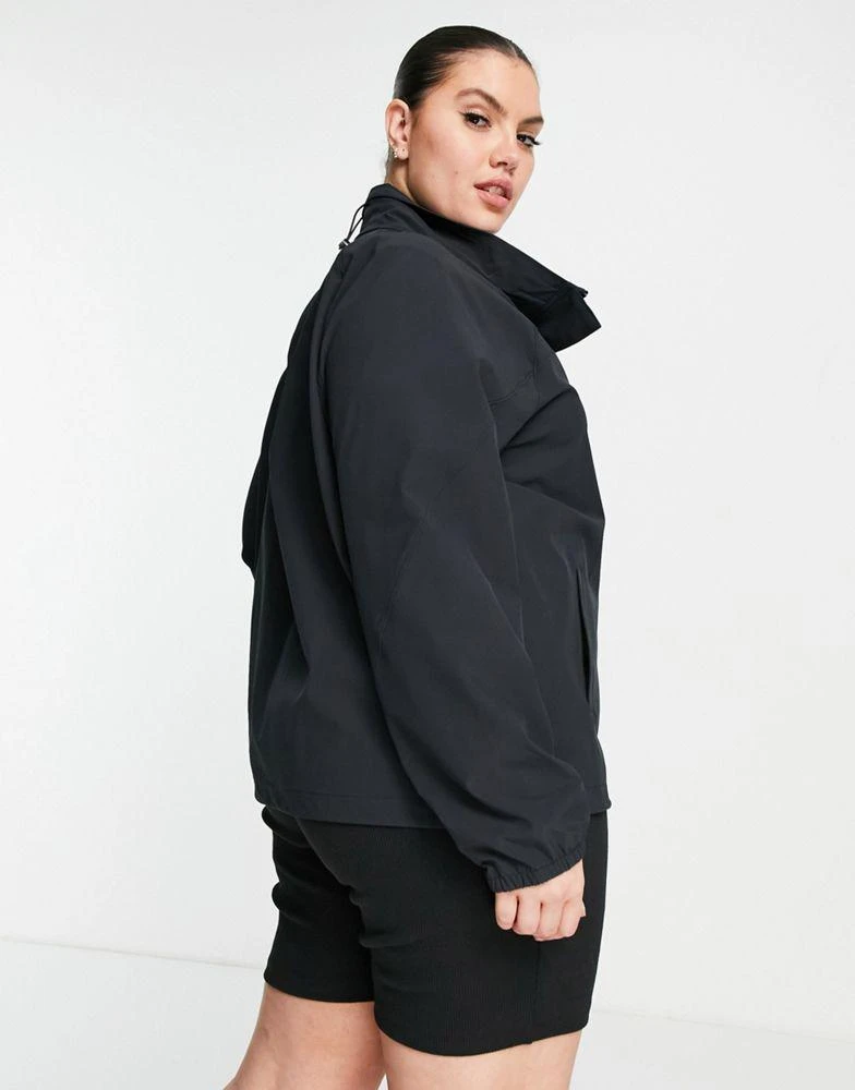 商品Under Armour|Under Armour Plus Rush woven jacket in black,价格¥353,第3张图片详细描述