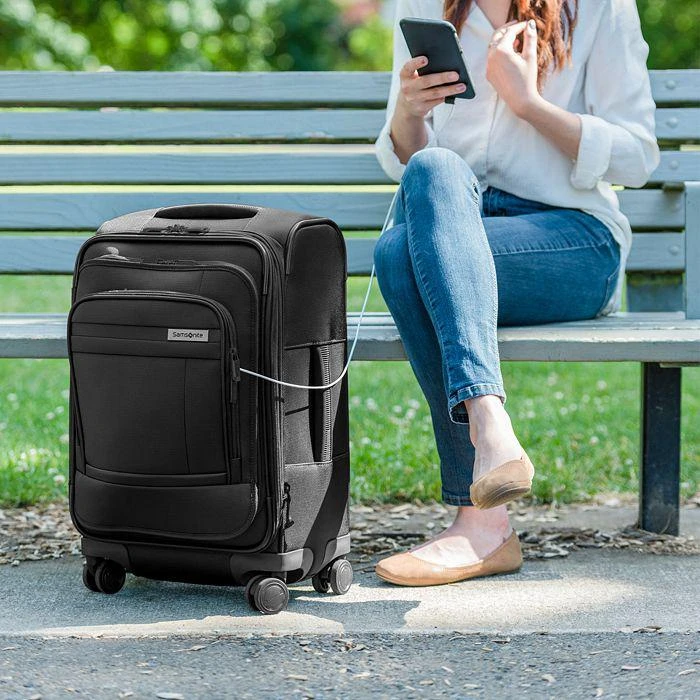 Insignis Carry-On Expandable Spinner 商品