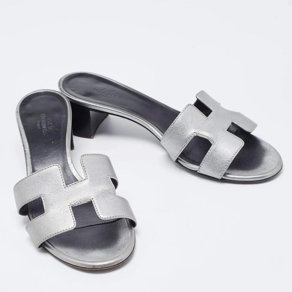 商品[二手商品] Hermes|Hermes Sliver Leather Oasis Block Heel Slide Sandals Size 37,价格¥3831,第4张图片详细描述