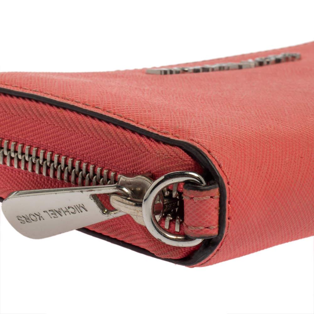 Michael Kors Pink Leather Zip Around Wristlet Wallet商品第9张图片规格展示