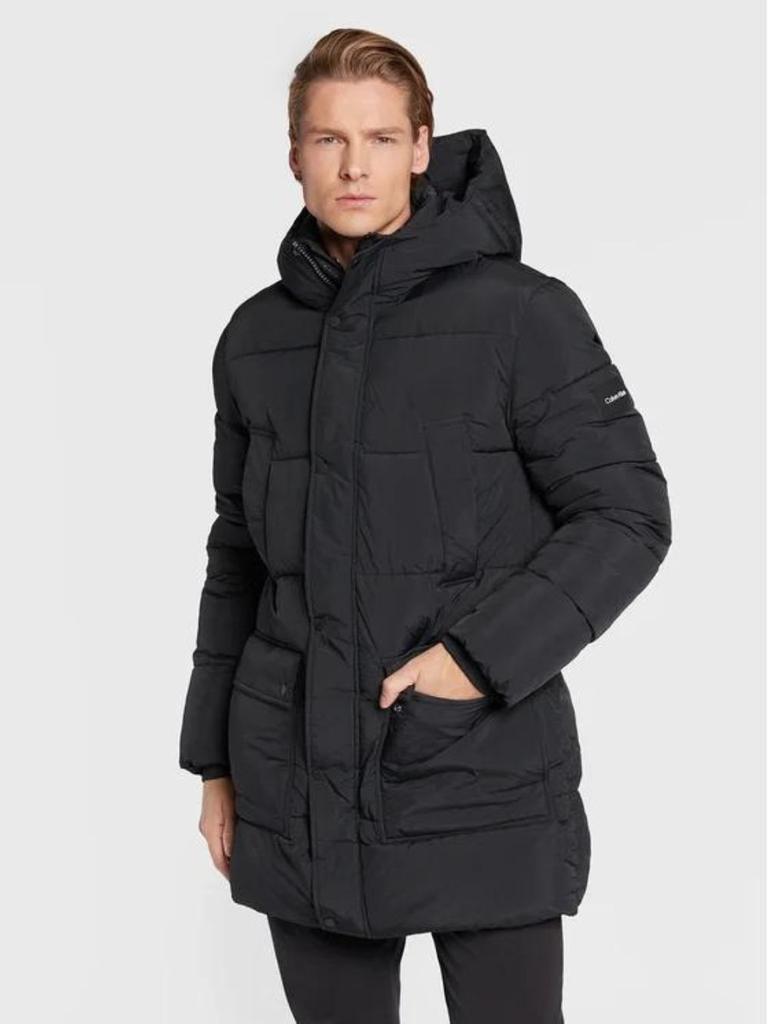 Calvin Klein jacket down jacket K10K110335 Well Black Regular Fit. Brand: Calvin Kleincolore: Nerocolor of the manufacturer: CK Black Behprint: without closing print: with ziptasque: internal pocket, skate, pressure button closure, open商品第1张图片规格展示