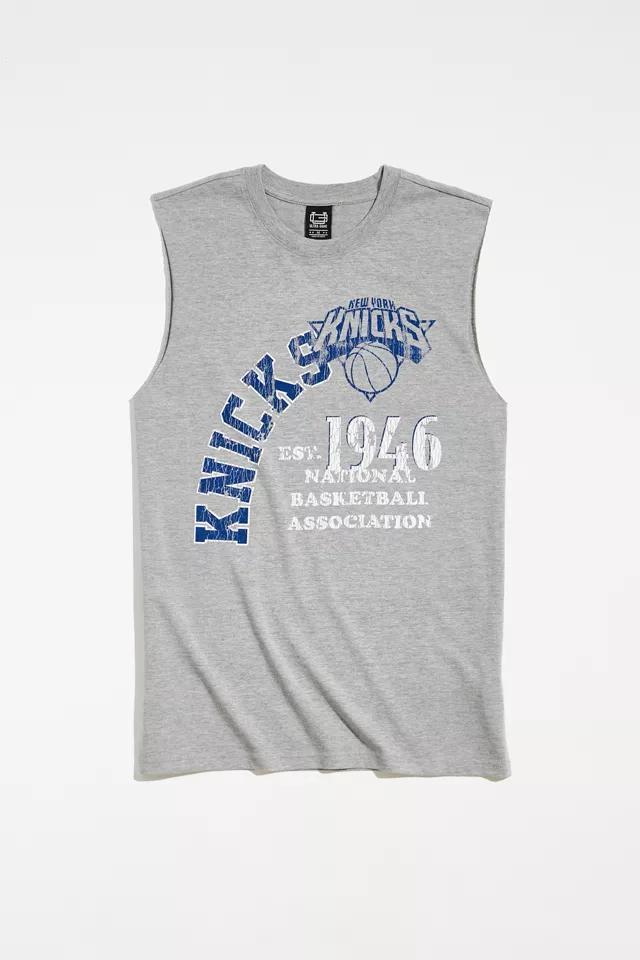 商品Urban Outfitters|New York Knicks Cutoff Muscle Tee,价格¥147,第1张图片