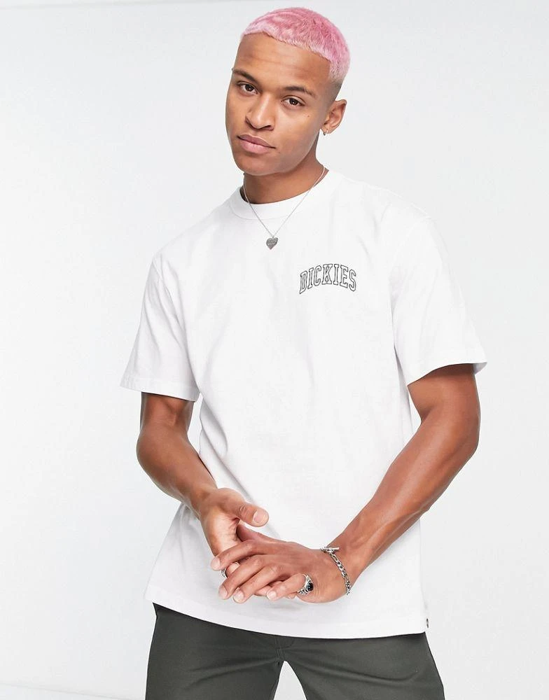 商品DICKIES|Dickies Aitkin chest t-shirt in white Exclusive at ASOS,价格¥137,第2张图片详细描述