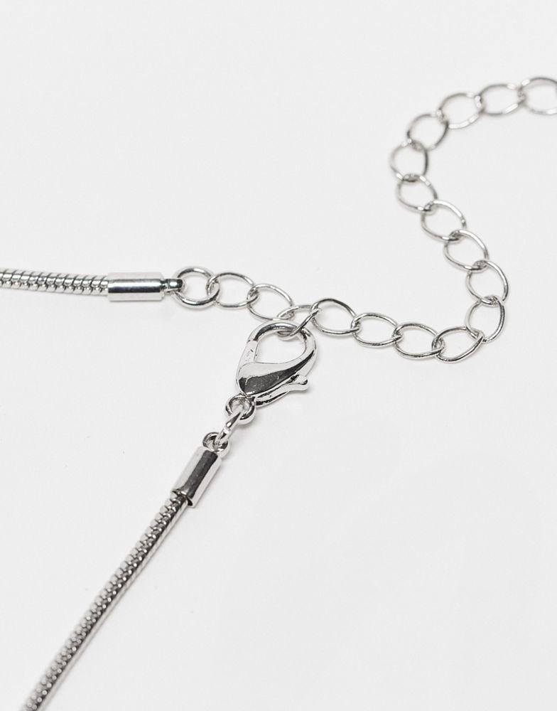 商品Reclaimed Vintage|Reclaimed Vintage necklace with oversized cross in black,价格¥114,第5张图片详细描述