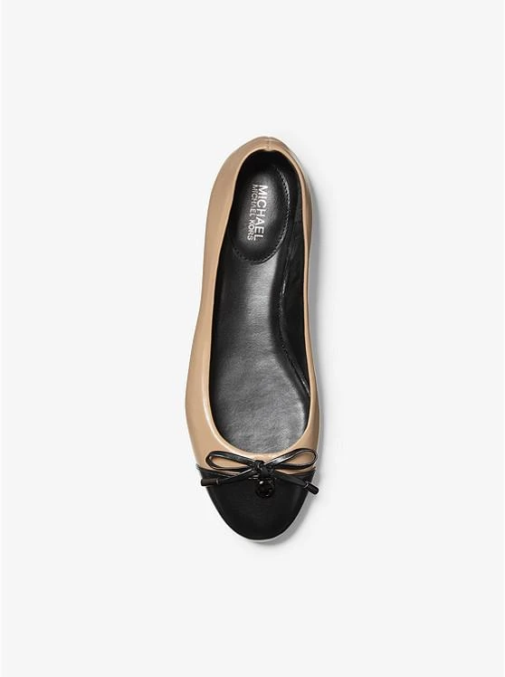 商品Michael Kors|Melody Two-Tone Ballet Flat,价格¥663,第3张图片详细描述