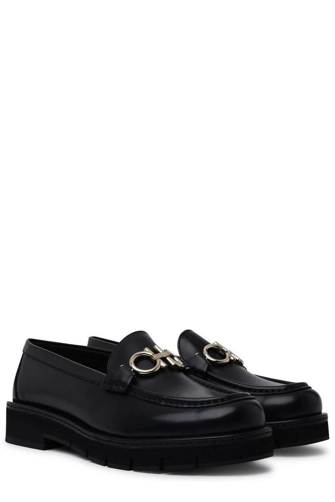 商品Salvatore Ferragamo|Salvatore Ferragamo Gancini Plaque Loafers,价格¥5687,第3张图片详细描述