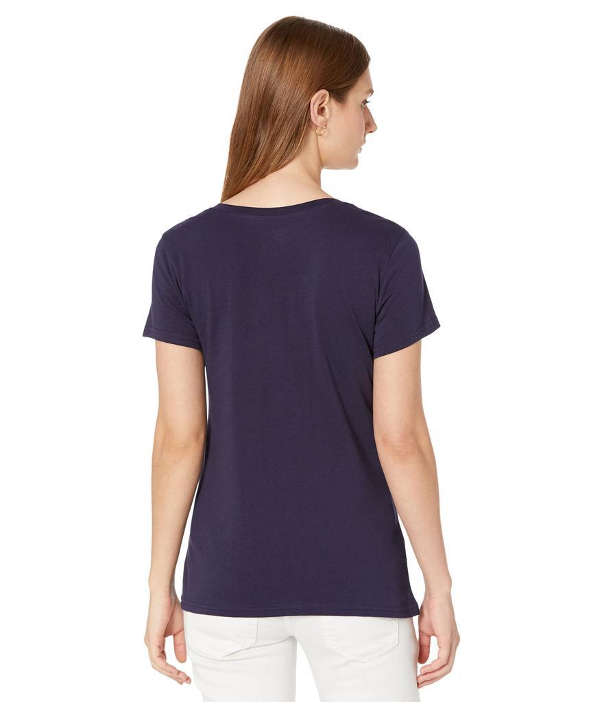 商品U.S. POLO ASSN.|V-Neck Stripe Foil Graphic Tee Shirt,价格¥112,第4张图片详细描述
