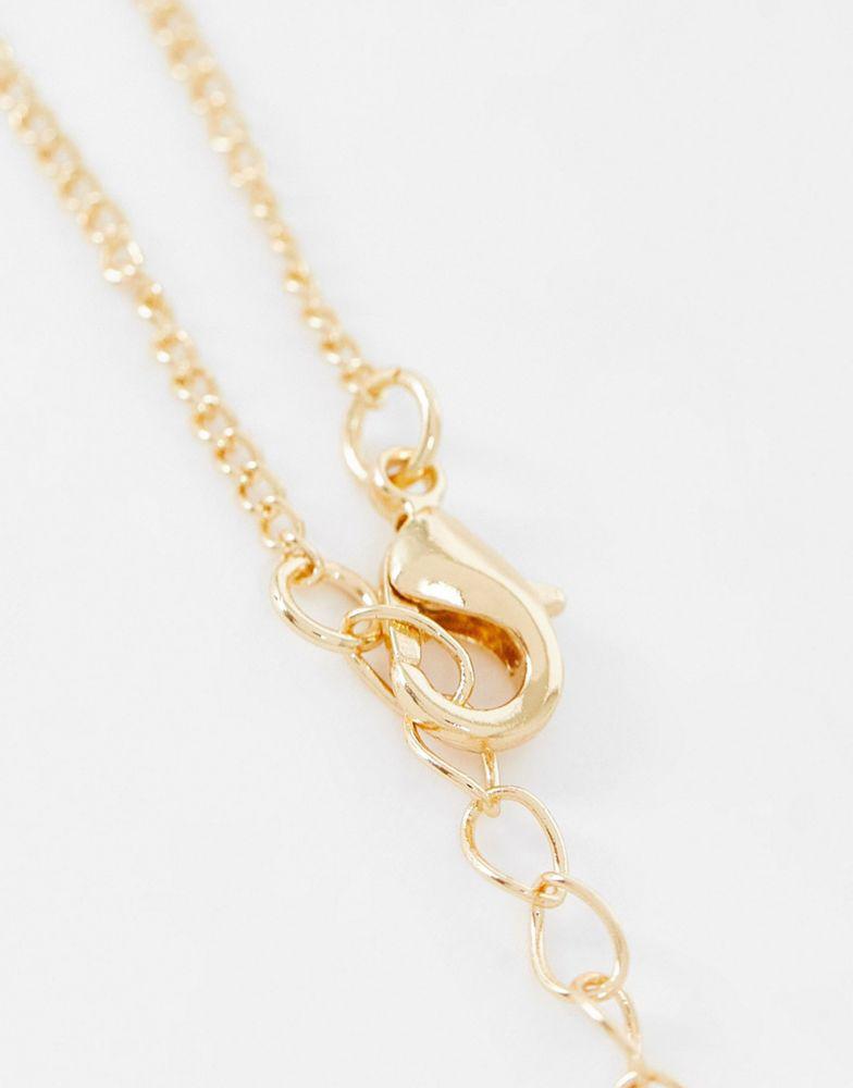 商品Reclaimed Vintage|Reclaimed Vintage inspired St Christopher necklace in gold exclusive at ASOS,价格¥104,第5张图片详细描述